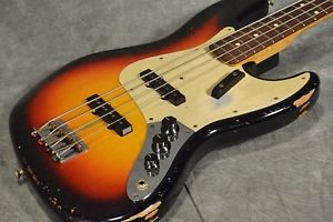 Fender Team Built Custom1962 Jazz Bass Relic3-Color Sunburst with Gold