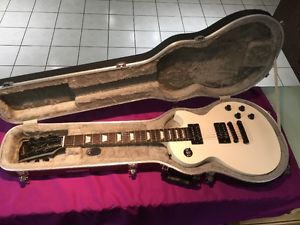 2011 Gibson Les Paul With Road Runner Hardshell Case