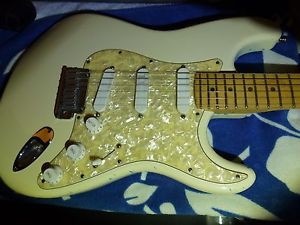 1997 USA FENDER STRATOCASTER STRAT PLUS DELUXE American Standard + Maple LACE
