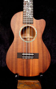 Bruce Wei Solid Hawaiian Koa Tenor Ukulele, MOP Inlay, Soft-Bag UC17-2347
