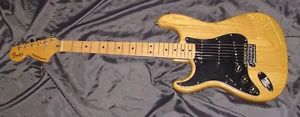 MINT 1977 Fender Stratocaster Left Handed all original with case candy and paper