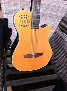 Godin Grand Concert SA