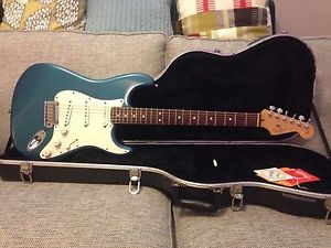 Fender USA Strat Stratocaster 2000 + original case + locking tuners Lake Placid?