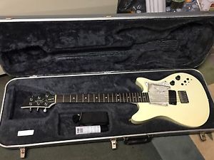 1990s Heartfield Fender Guitar J10851 White Pearl Ivory Electric With Case