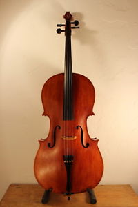 SUPERBE VIOLONCELLE DE LUTHERIE 4/4 MODELE STRADIVARI, CORDES JARGAR, ARCHET.