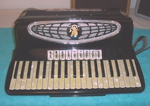 Silvio Soprani Seville 120 bass Accordion 4 / 5 Reeds 9-5 shift Accordian Italy