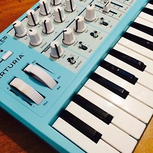 Arturia MicroBrute SE Analog Synthesizer Limited Edition Blue