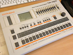 Roland TR-707 TR707 Rhythm Composer Vintage Drum Machine ( Free Shipping)