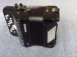 Horner Nova II, 48 Bass Continental Chromatic Button Accordion