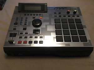 RARE AKAI MPC 2000XL SE3 - 32MB MEMORY - SD CARD - 8 OUTS - RACK EARS