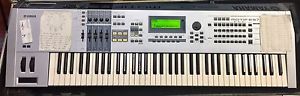 Yamaha Motif Es7 76 key Synthesizer With Road Runner Metal Case