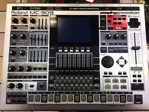 Roland MC909 And Hard Carrying Case
