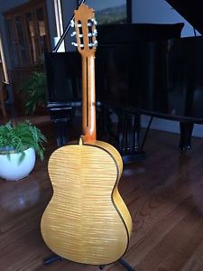 Bernabe Imperial - classical guitar (w / Karura case) 2006