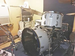 Vintage Ludwig Drum Kit 70s 3 ply 24 Bass White 13 18 toms