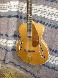Wishnevsky Archtop Jazz Guitar, all solid Curly Maple, Humbucker, Very nice Ax.