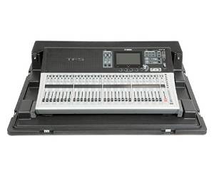 Yamaha TF5 Digital Mixing Console + SKB 1RMTF5-DHW Doghouse Travel Case w/Wheels