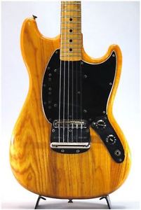 Electric guitar Fender 1978 Mustang vintage from japan