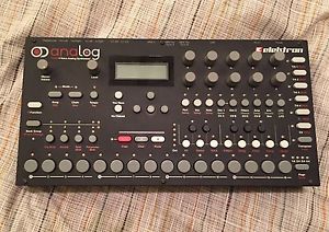 Elektron Analog Four 4 Voice Analog Synthesizer with Deck Saver Cover