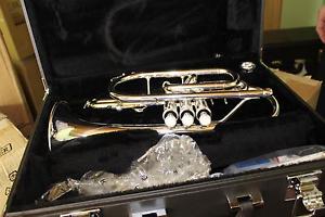 Yamaha YCR-2330IIIS Standard Bb Cornet with Shepherd's Coork in Silver MINT Quin