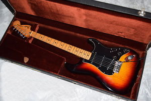 1977 Fender Stratocaster Sunburst/Maple neck "Near Mint Condition" Free Shipping