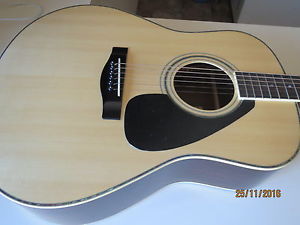 Yamaha LL11E Acoustic Guitar