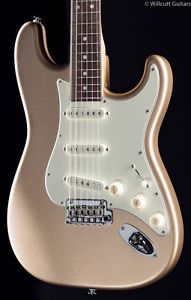 Suhr® Classic Pro Shoreline Gold SSS (23)