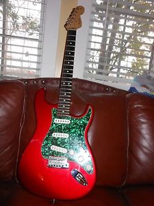 USA FENDER STRATOCASTER LTD CHROME RED CUS.CASE MERRY CHRISMAS NO RESERVE
