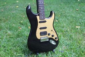 Fender American Deluxe Stratocaster HSS 2003 Montego Black w/ HSC (Fat Strat)