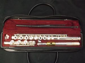 Yamaha YFL-481 Open Hol Flute, Gold Plated Lip Plate