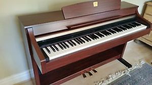 YAMAHA CLAVINOVA CLP330 DIGITAL PIANO **Price REDUCED for Black Friday**