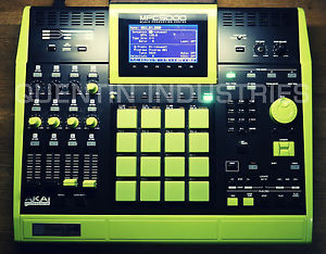 Akai MPC 5000• 8 Outs• DVD Drive• CF Drive• EFX• FAT PADS