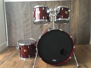 Yamaha Maple Custom Absolute 4 Piece Drum Set