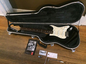 Fender stratocaster plus case candy clean guitar