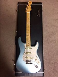 Fender American Deluxe Strat® Plus - Maple Fingerboard - Mystic Ice Blue