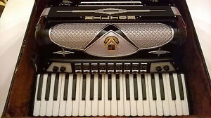 MORBIDONI Royal Accordian in Black & Chrome