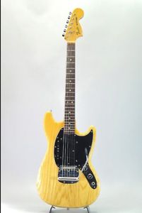 FENDER/USA 1978 Mustang NAT w/hard case F/S Guitar Bass from Japan #R1141