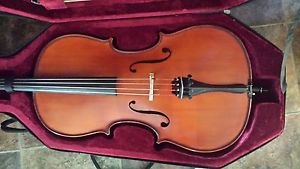 1/2 cello, Solid Wood, anno 2000 Strad model