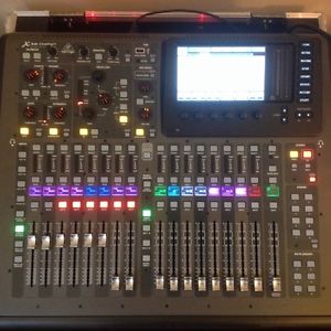 Behringer X32 Compact , Flight cased , latest version 3 firmware