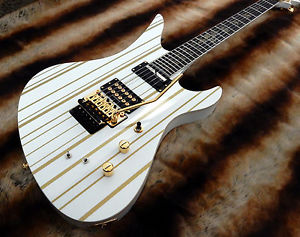 Schecter Synyster Custom S Sustainiac Gloss White w/ Gold Stripes Custom-S