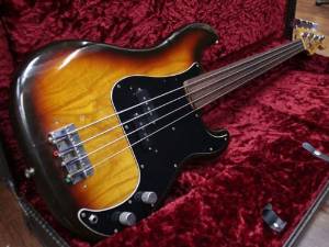Fender USA Precision Bass Fretless '77 -78 3TS