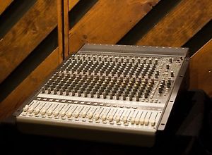 Used Mackie Onyx 1640 Firewire