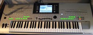 Yamaha Tyros 3 Keyboard "Mint condition"
