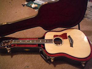 Taylor 810  6-string, Dreadnought, Acoustic Guitar (Right Handed)