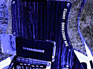 EXCEPTIONEL  ! Guitare électrique Dan ARMSTRONG lucite clear comme neuve