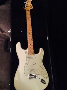 FENDER JAPAN YNGWIE MALMSTEEN STRATOCASTER RARE 1989 FIRST RUN UPGRADED PICKUPS