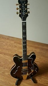 Epiphone Sheraton II w/hard shell case.
