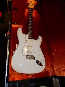 Fender American Vintage '65 Stratocaster Electric Guitar Olympic White