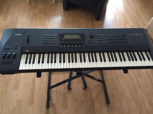 Yamaha EX5 - Vintage Synthesizer Keyboard
