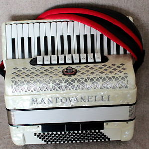 ACCORDION AKKORDEON MANTOVANELLI 96 BASS