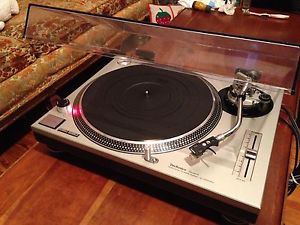 Audiophile Technics SL-1200MK2. Cover, Cartridge, Mat, 45. Near Showroom MINT